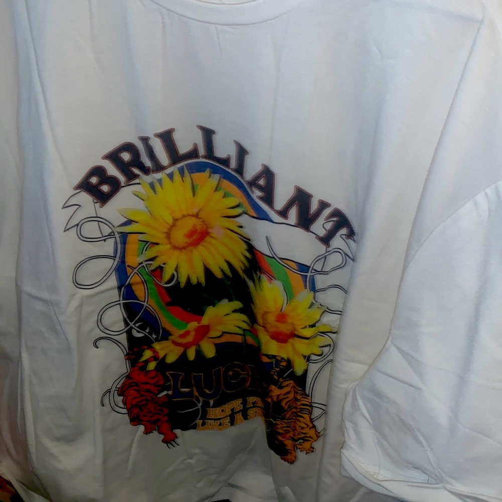 New Shein Curve tshirt white with Sunflowers says Brilliant and lucky 3x